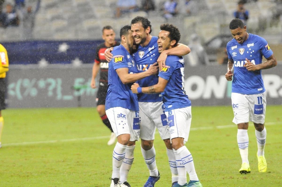 No segundo tempo, Fred marcou duas vezes e ampliou vantagem do Cruzeiro para 3 a 0