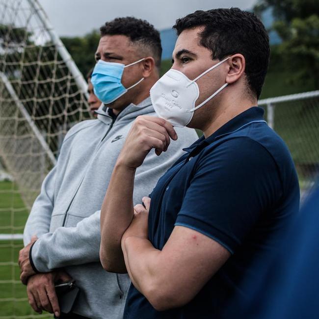 Em sua primeira visita  Toca da Raposa II, Ronaldo concedeu entrevista coletiva e teve contato com jogadores e comisso tcnica do Cruzeiro. Ele tambm se encontrou com scios da categoria Diamante.