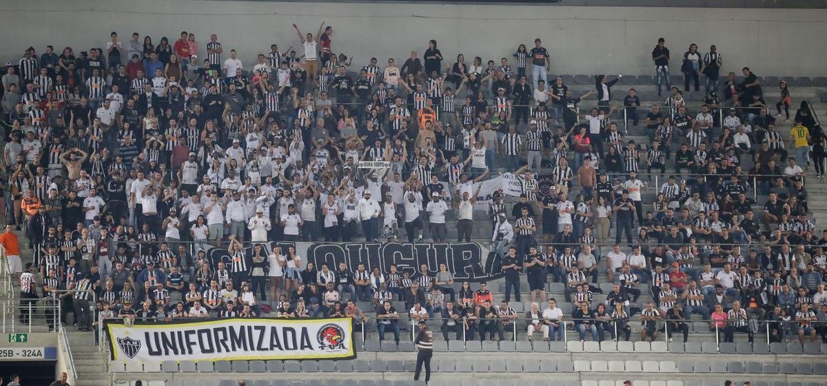 Galo perdeu muitas chances e acabou derrotado pelo xará paranaense