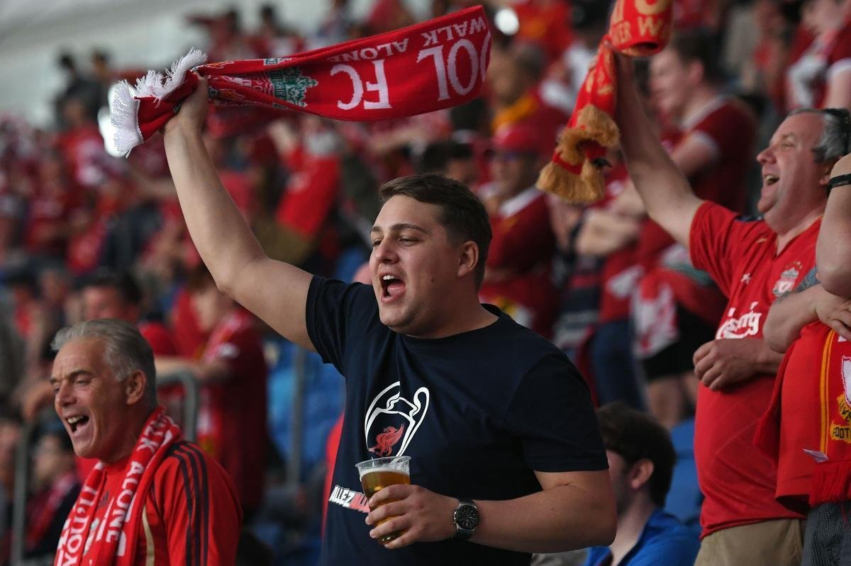 Torcidas de Real Madrid e Liverpool encheram o estdio Olmpico, de Kiev, na final da Champions
