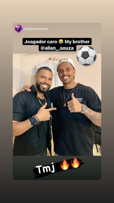 Volante Allan esteve em show de pagode