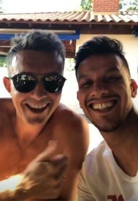 Volante Henrique se encontrou com atacante Dagoberto em Londrina, no Paraná