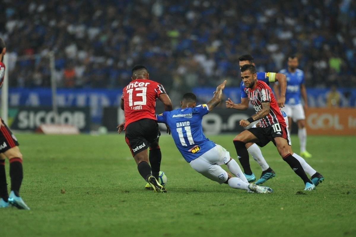 Fotos de Cruzeiro x So Paulo, no Mineiro, pela 26 rodada do Campeonato Brasileiro