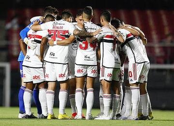 Tricolor paulista contou com atuação inspirada de ex-jogador de Cruzeiro e Atlético em vitória por 3 a 0 diante do América, neste sábado (22), no Morumbi