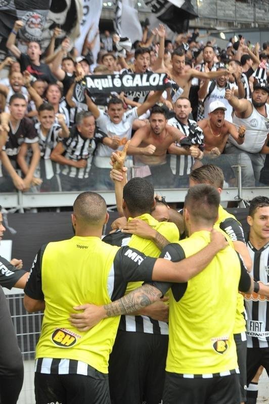 Fotos do segundo tempo do clssico entre Cruzeiro e Atltico, pela final do Mineiro