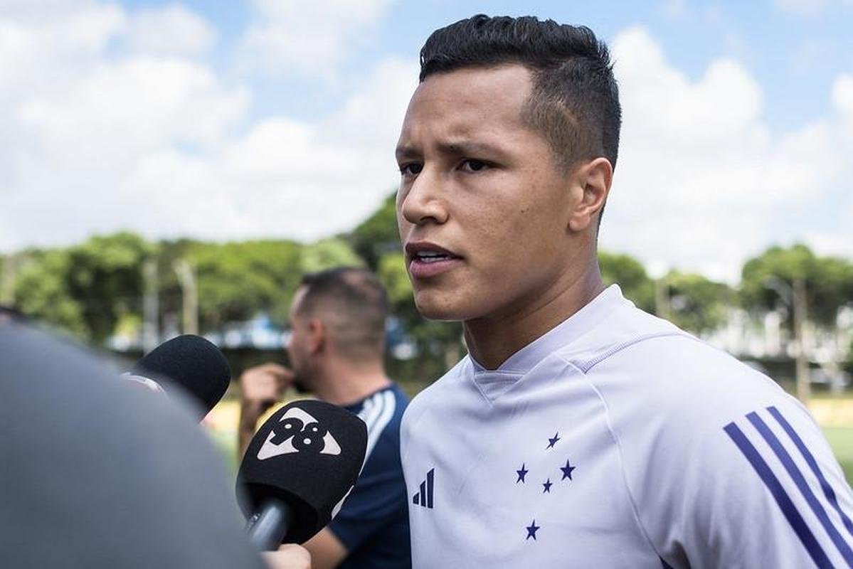 Marlon, lateral-esquerdo