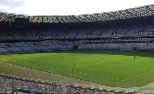 Gramado do Mineirão passa por manutenção; técnico do Atlético-MG e estádio  trocam informações, atlético-mg