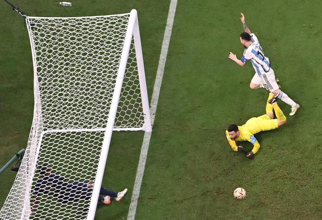 Na prorrogao, Messi fez mais um e recolocou a Argentina na frente da Frana: 3 a 2