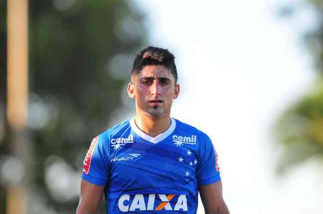 Argentinian Matias Pisano played for Cruzeiro in 2016. The midfielder currently plays for Palmaflor del Tropico, Bolivia.