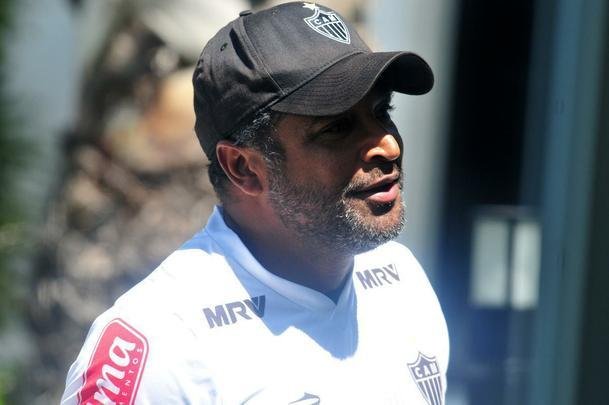 Roger Machado - Contratado como nova revelação do futebol brasileiro, Roger Machado tinha à disposição um elenco recheado de estrelas. Com ele, o time não deu liga. Em 2017, conquistou o Campeonato Mineiro. Roger foi demitido depois de uma série de derrotas em casa pelo Campeonato Brasileiro. No total, foram 43 jogos, com 23 vitórias, 9 empates e 11 derrotas.