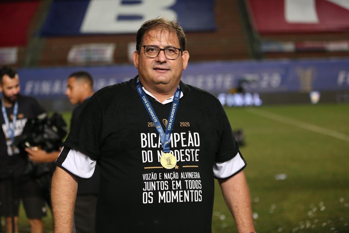 2. Guto Ferreira (Cear) - o comandante do Vozo ocupa o cargo desde 18 de maro de 2020. Guto conduz um bom trabalho  frente da equipe nordestina, que disputar a Copa Sul-Americana em 2021.