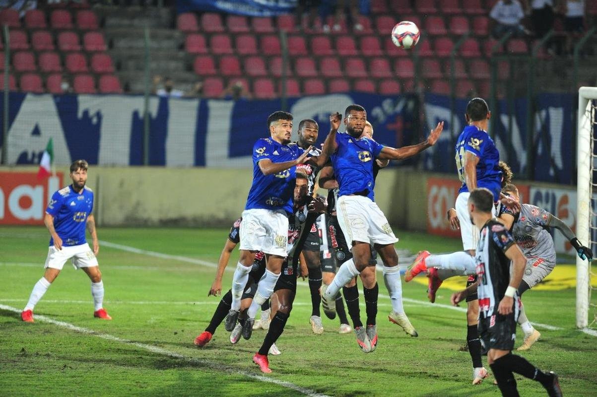 Cruzeiro teve gol anulado no fim, marcado por Marcelo Moreno, e acabou ficando no empate por 1 a 1 com o Operrio, na Arena do Jacar, em Sete Lagoas.