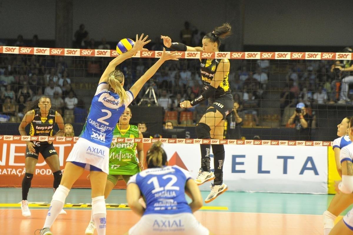 Minas x Praia: veja fotos da primeira partida da final