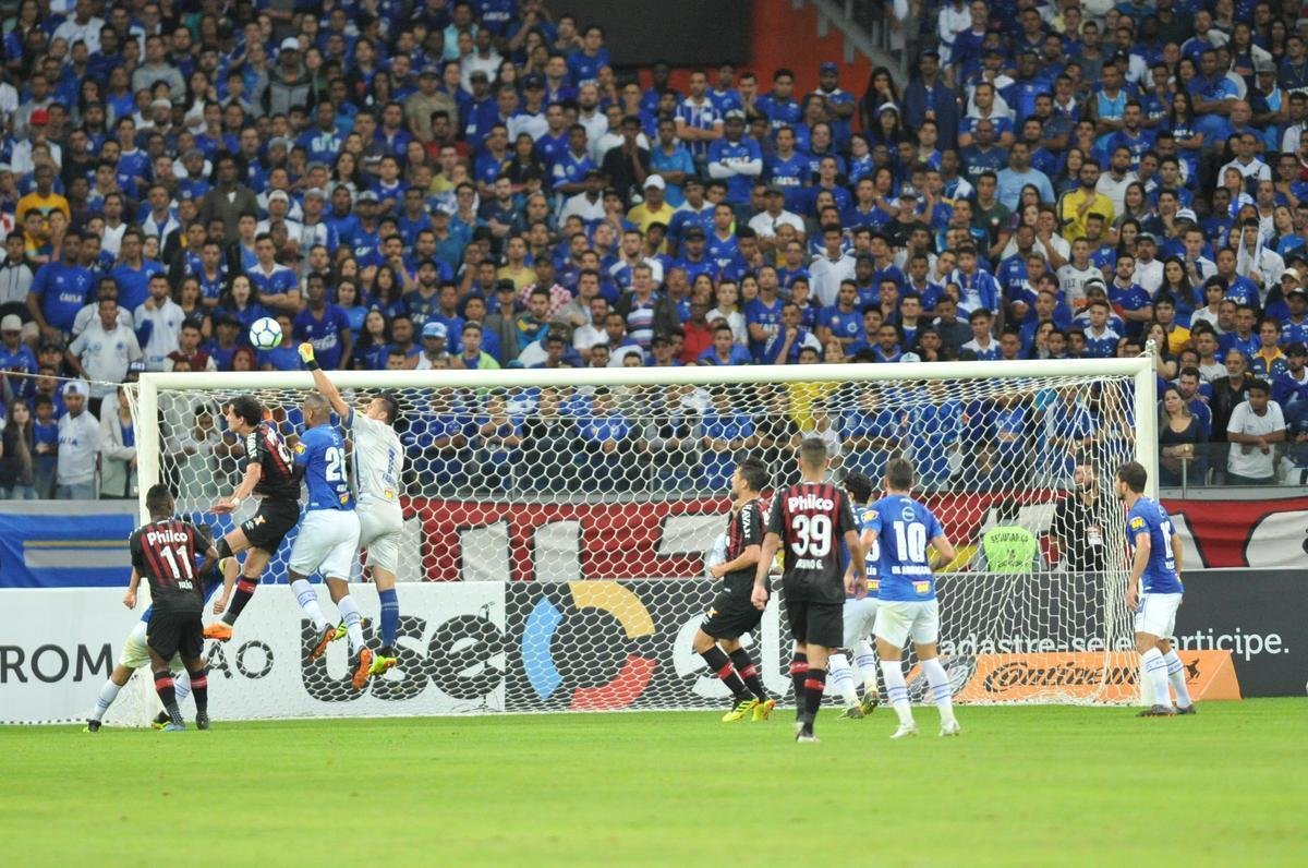 Cruzeiro conseguiu marcar no segundo tempo, com Arrascaeta, mas sofreu empate no fim com Bergson