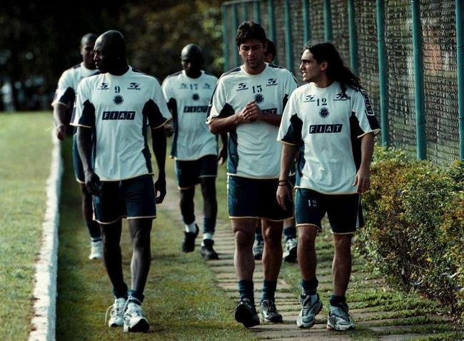 Fotos da passagem do jogador Rinc�n pelo Cruzeiro, em 2001.  Ele faleceu aos 55 anos nesta quarta-feira (13/4/2022), ap�s sofrer acidente automobil�stico em Cali, na Col�mbia, no dia 11.