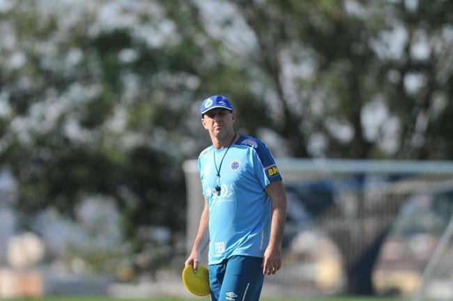 Rogrio Ceni concedeu entrevista coletiva e comandou o primeiro treinamento