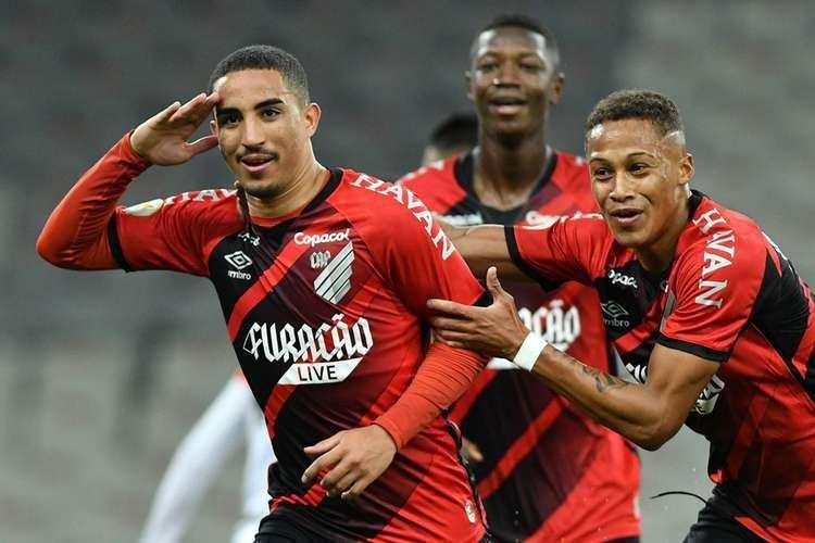 16 - Athletico-PR: 3.012.415 seguidores