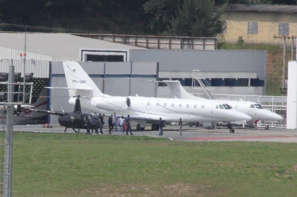 Imagens de Neymar indo embora de Belo Horizonte
