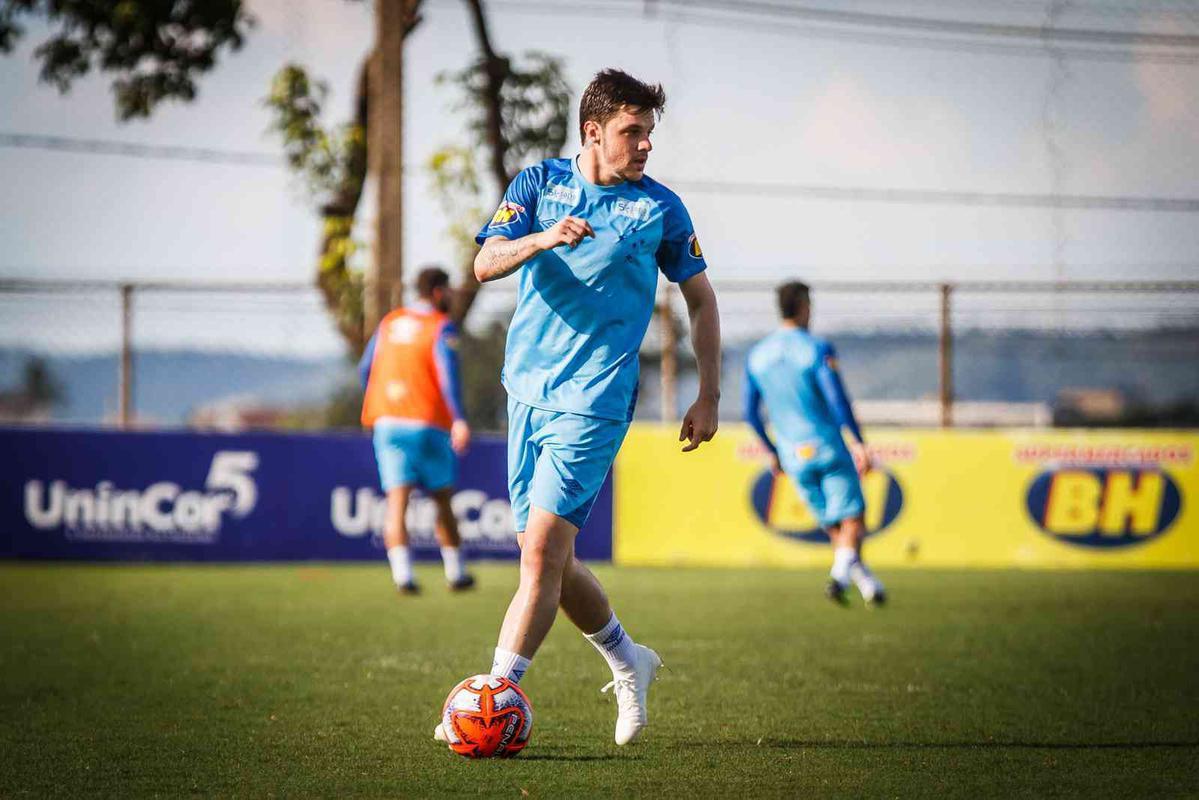 Renato Kayzer (atacante): contratado em abril de 2018, após se destacar pelo Tupi, no Campeonato Mineiro, acabou emprestado Ponte Preta, Chapecoense e Atlético-GO, antes de se transferir em definitivo para o Athletico-PR, em setembro de 2020. Com a camisa celeste foram apenas seis jogos e nenhum gol marcado.