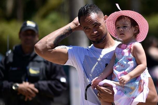 Goleiro Bruno foi apresentado neste sbado pelo Poos de Caldas