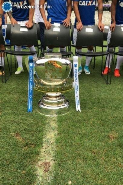 Jogadores do Cruzeiro fizeram a foto do ttulo da Copa do Brasil