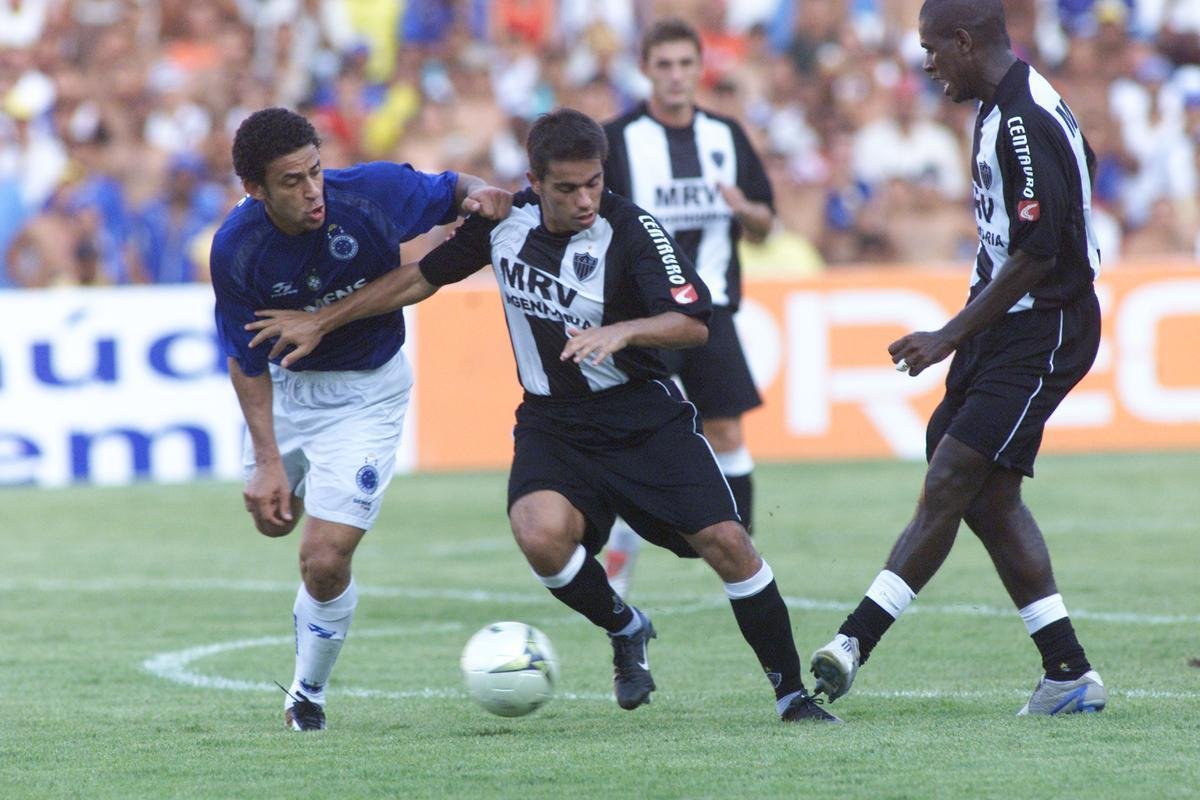 Fred em ao pelo Cruzeiro entre 2004 e 2005