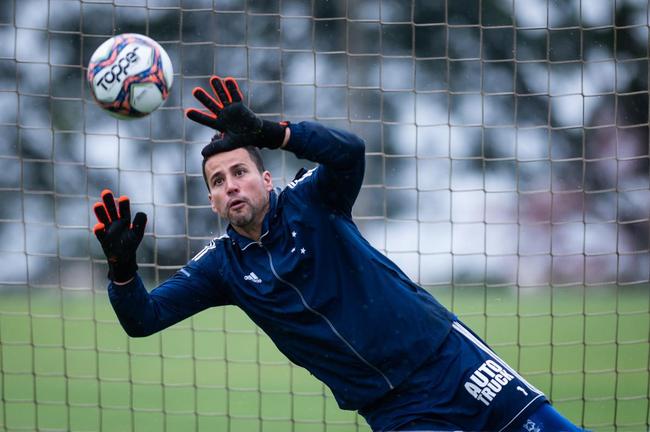 Jogadores do Cruzeiro treinaram na manhã deste domingo na Toca da Raposa II