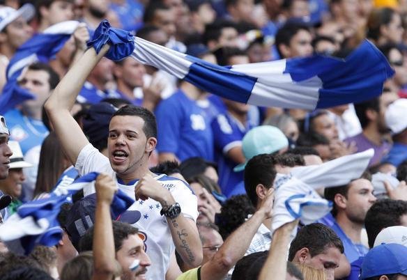 Torcida comparece em excelente nmero e acompanha vitria do Cruzeiro no Mineiro