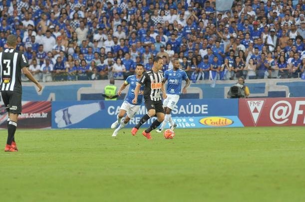 Fotos do primeiro clssico da final do Mineiro, entre Cruzeiro e Atltico, no Mineiro