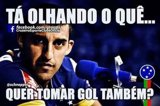 Ram�n �bila caiu nas gra�as da torcida do Cruzeiro em pouco tempo