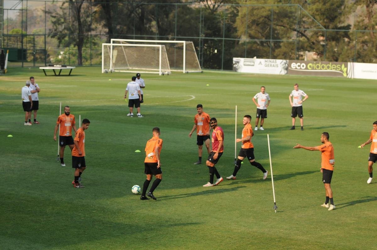 Vagner Mancini e Luan concederam entrevista na Cidade do Galo