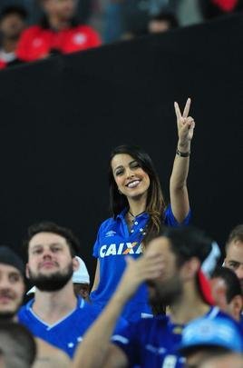 Mais de cinco mil cruzeirenses apoiaram o time no Maracan, primeiro jogo da final da Copa do Brasil