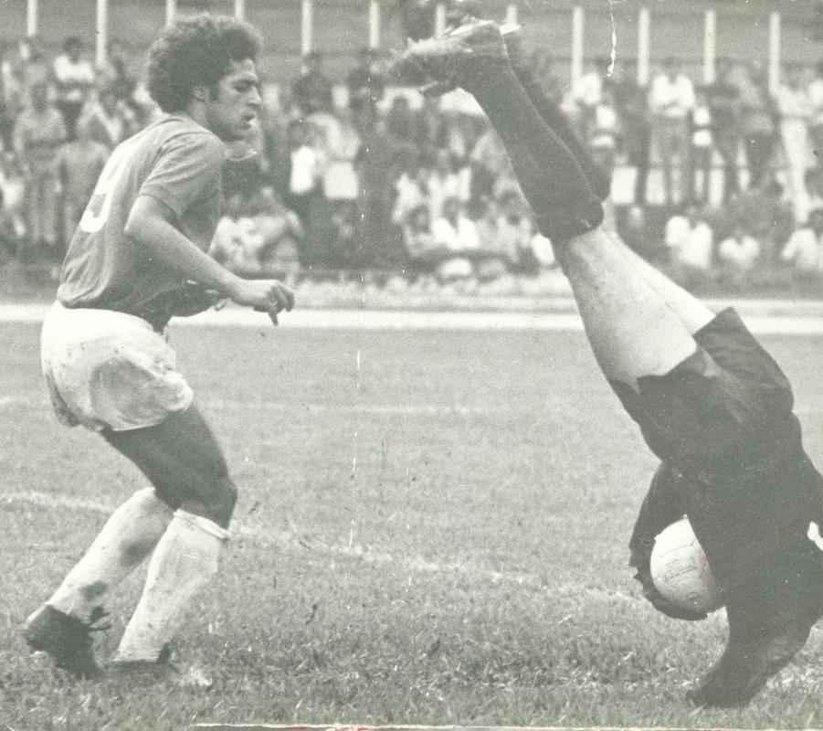 Roberto Batata em lance de partida pelo Cruzeiro