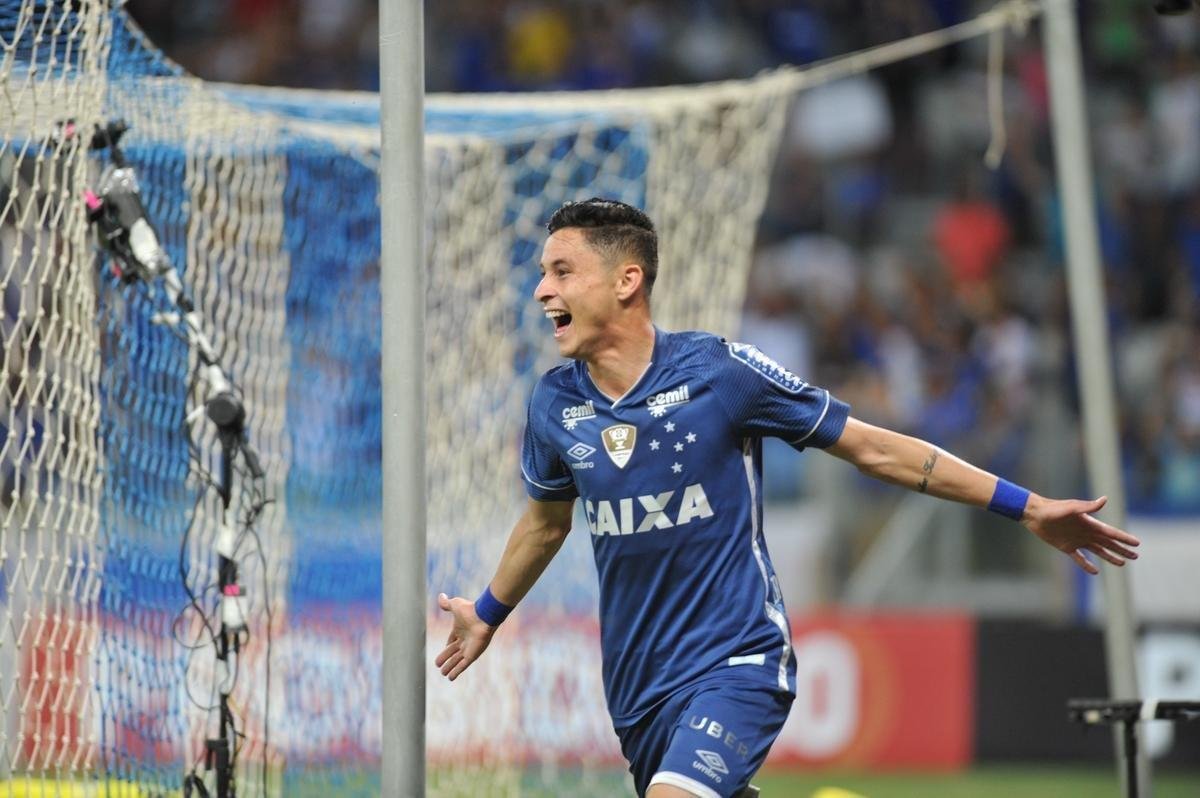 Cruzeiro vira diante do Fluminense no Mineiro e se mantm no G5 do Brasileiro