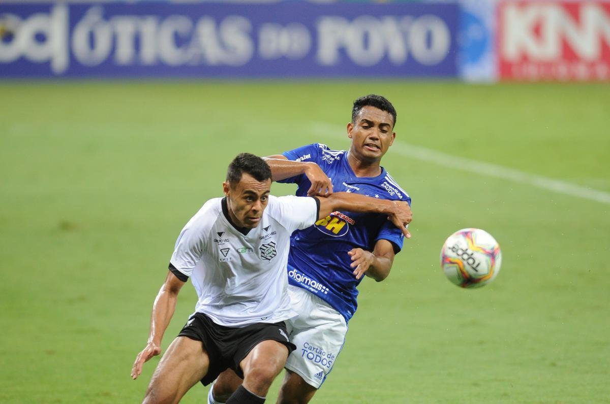 22 rodada - Cruzeiro 1x1 Figueirense - 20/11, no Mineiro - 15 lugar, com 25 pontos.