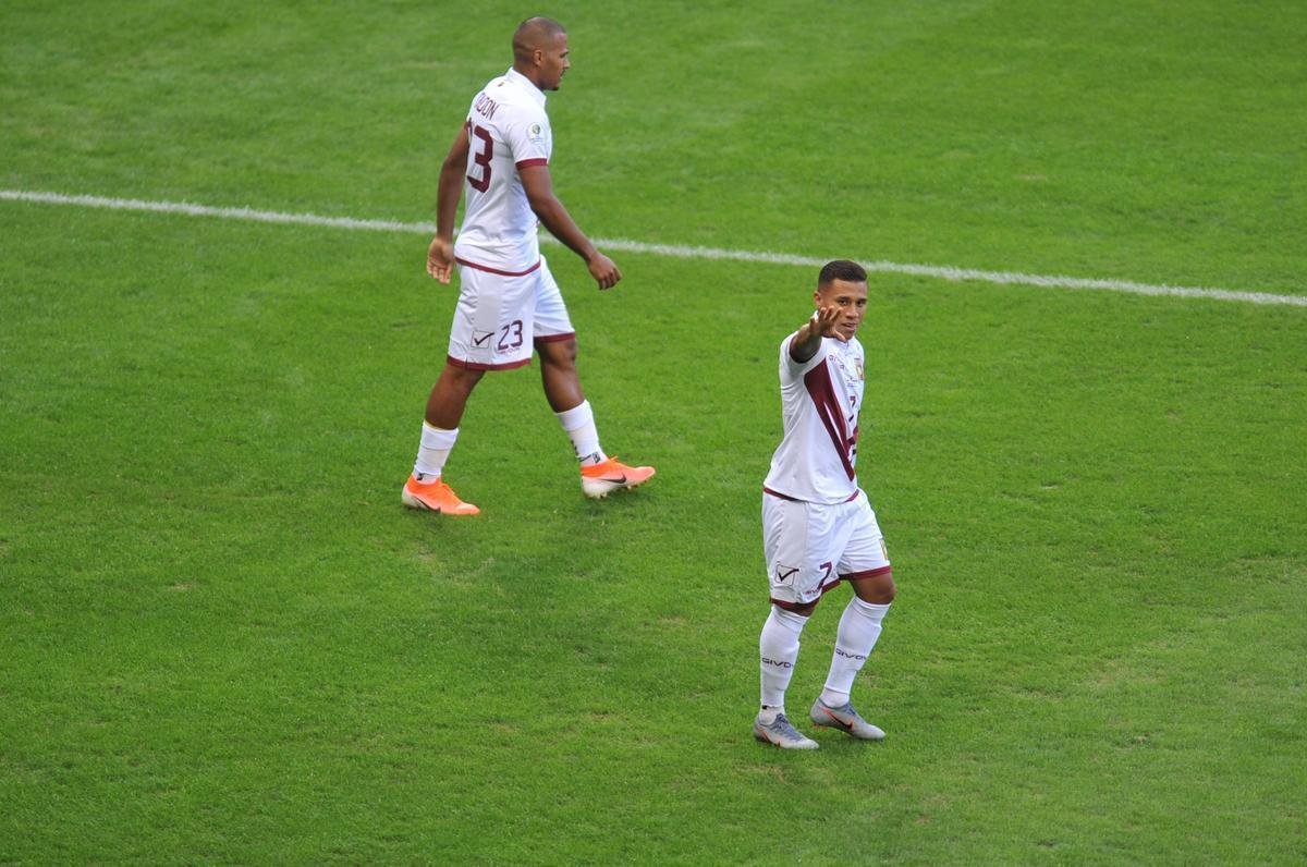 Imagens da partida entre Bolvia e Venezuela