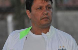 Presidente Marcus Salum apresentou Adilson Batista como novo tcnico do Amrica