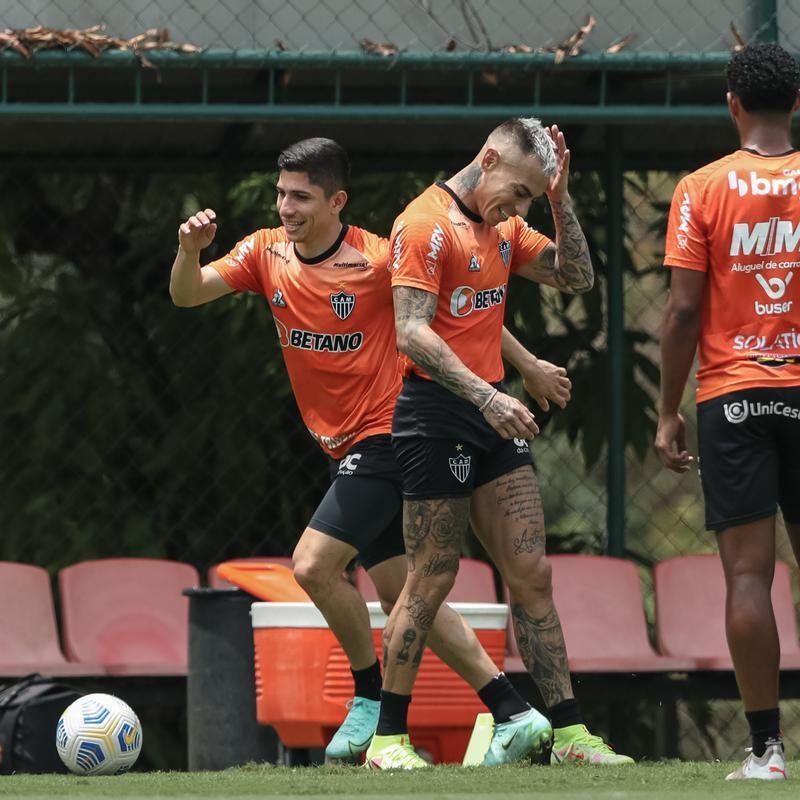 Elenco atleticano encerrou a preparao para enfrentar o Atltico-GO fora de casa 