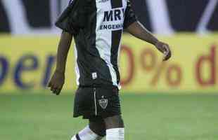 Marcelinho - Chegou ao time profissional em 2004 e l permaneceu at o incio do ano seguinte. Rodou por clubes da Europa e dos Emirados rabes antes de acertar com o Fluminense, em 2013. No se firmou e retornou ao Velho Continente para defender o Malm, da Sucia.
