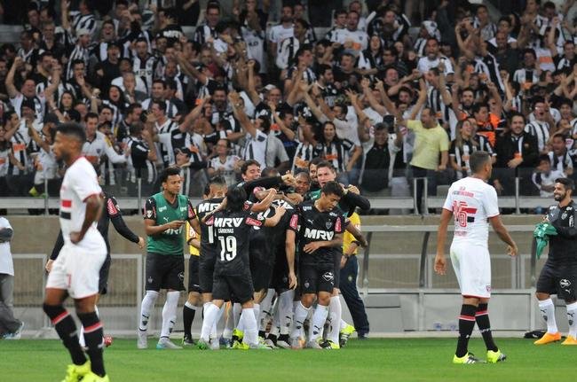 2015 - 69 pontos, 21 vitrias, seis empates e 11 derrotas