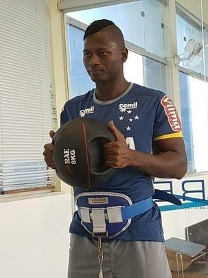 Duvier Riascos, de 29 anos, foi reintegrado ao elenco do Cruzeiro e fica à disposição de Paulo Bento
