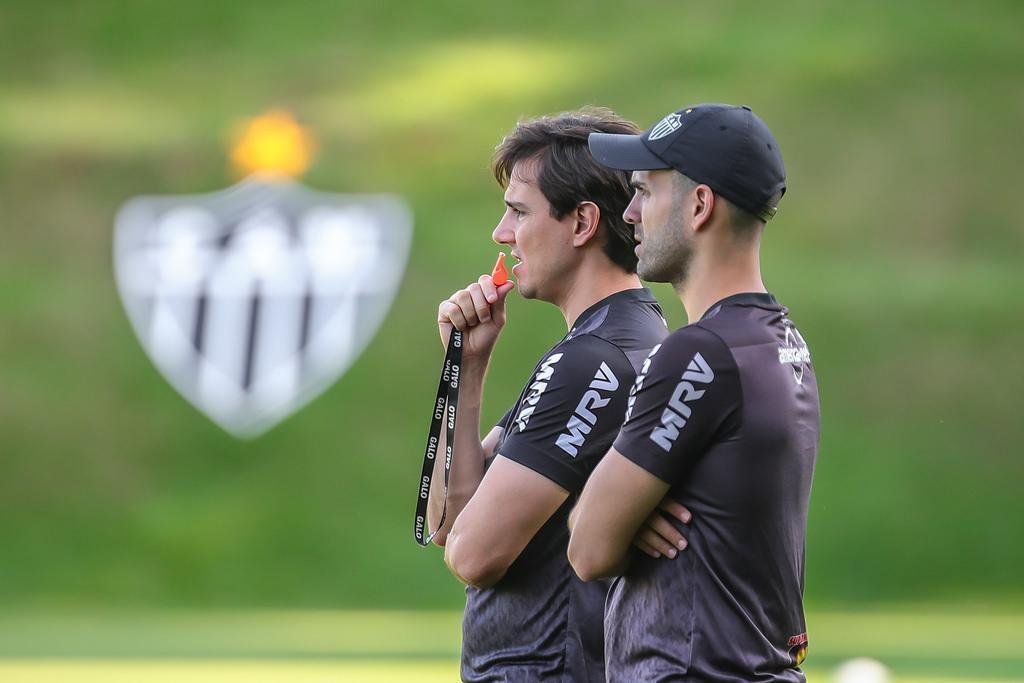 Aps empate no clssico, Atltico volta aos treinos na Cidade do Galo