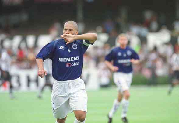 Alex (2001; 2002 a 2004): 64 gols em 121 jogos