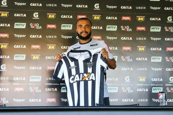 Samuel Xavier (2018) - O lateral-direito foi contratado pelo Atltico a pedido do tcnico Oswaldo de Oliveira. Ele comeou a temporada como titular, mas logo perdeu espao com Thiago Larghi. Antes de o incio do Campeonato Brasileiro, ele deixou o Galo rumo ao Cear. Com a camisa alvinegra, foram oito partidas e duas assistncias, ambas contra o Ferrovirio-CE, pela Copa do Brasil.