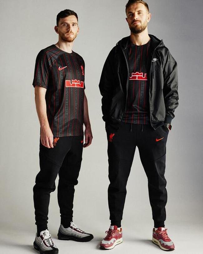 Peas j esto disponveis na Europa e no site oficial do Liverpool