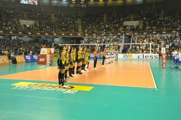 Minas x Praia: veja fotos da primeira partida da final