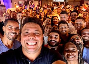 Evento fechado no Mineirão, em Belo Horizonte, reuniu funcionários, atletas do time feminino, além de jogadores da base e do grupo principal