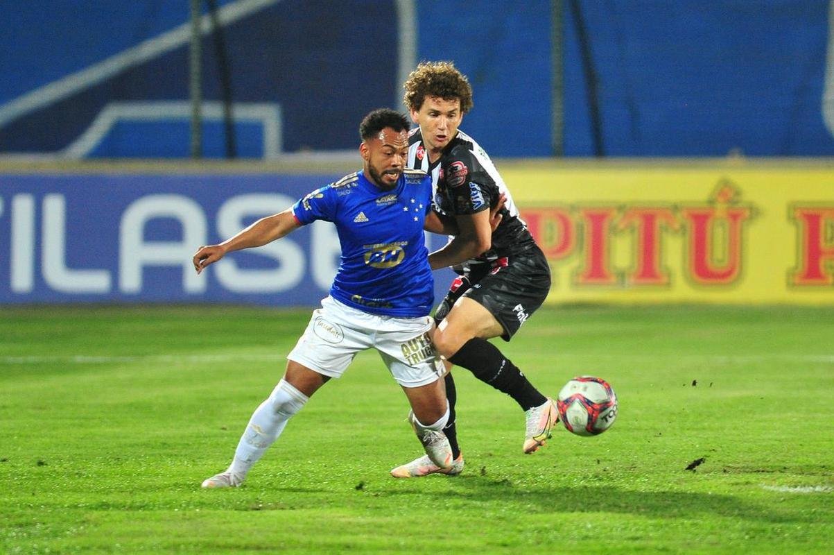 Imagens de Cruzeiro x Operrio, na Arena do Jacar, em Sete Lagoas, pela 24 rodada da Srie B
