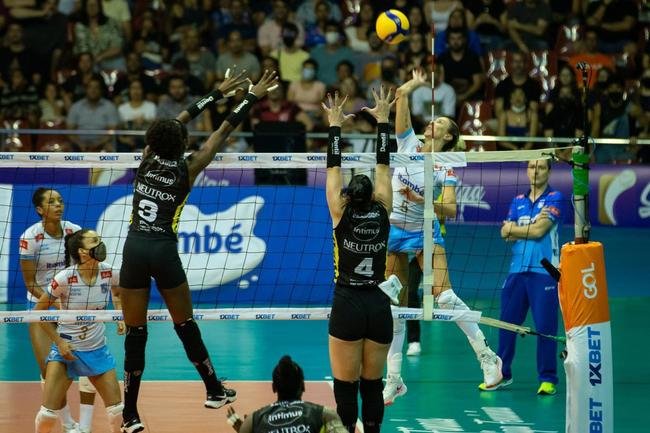 Minas venceu por 3 sets a 1 e saiu na frente do Praia na deciso da Superliga
