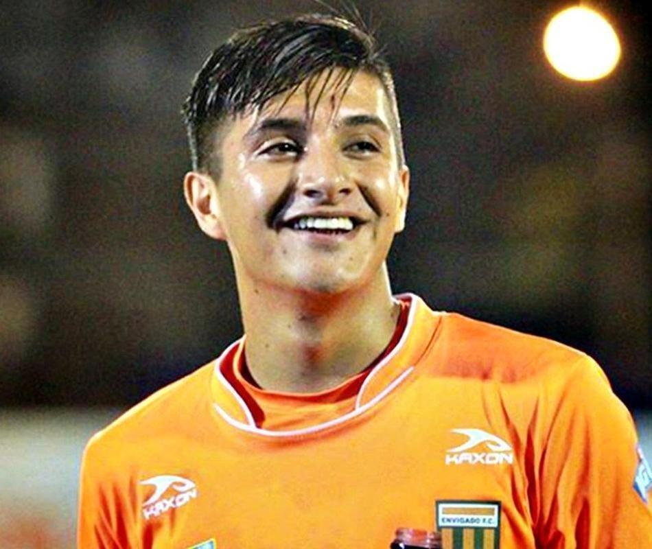 Yeison Estiven Guzmn Gmez  um futebolista profissional colombiano que joga como meia-atacante do Envigado. O colombiano de 22 anos est avaliado em 1,2 milho de euros (R$ 8 milhes). Possui nota 7,29 no SofaScore.